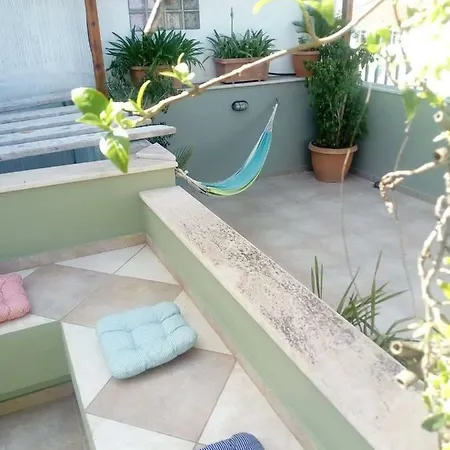 Green Close To Port&center - Parking Appartement Patras
